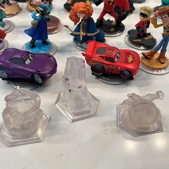 Disney Infinity 26 Figures/ Crystals - Picture 7 of 9